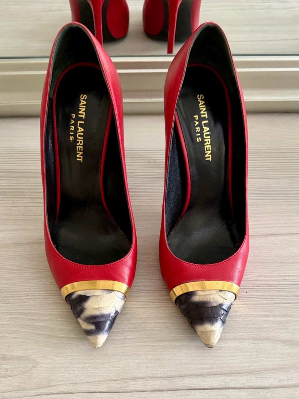 Saint Laurent Red Leather Pumps with Gold Accent and Cap-toe - Size 37 - Picture 2 of 9